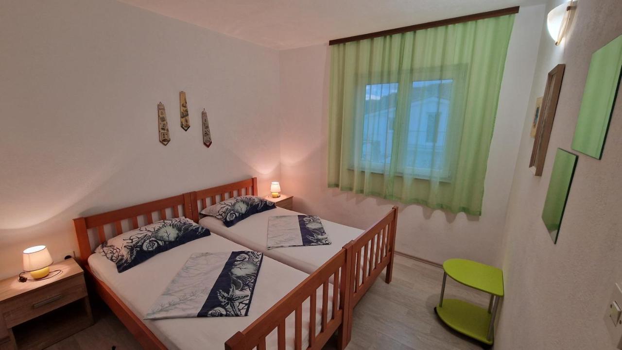 Apartments With A Parking Space Mavarstica, Ciovo - 12435 Трогир Екстериор снимка