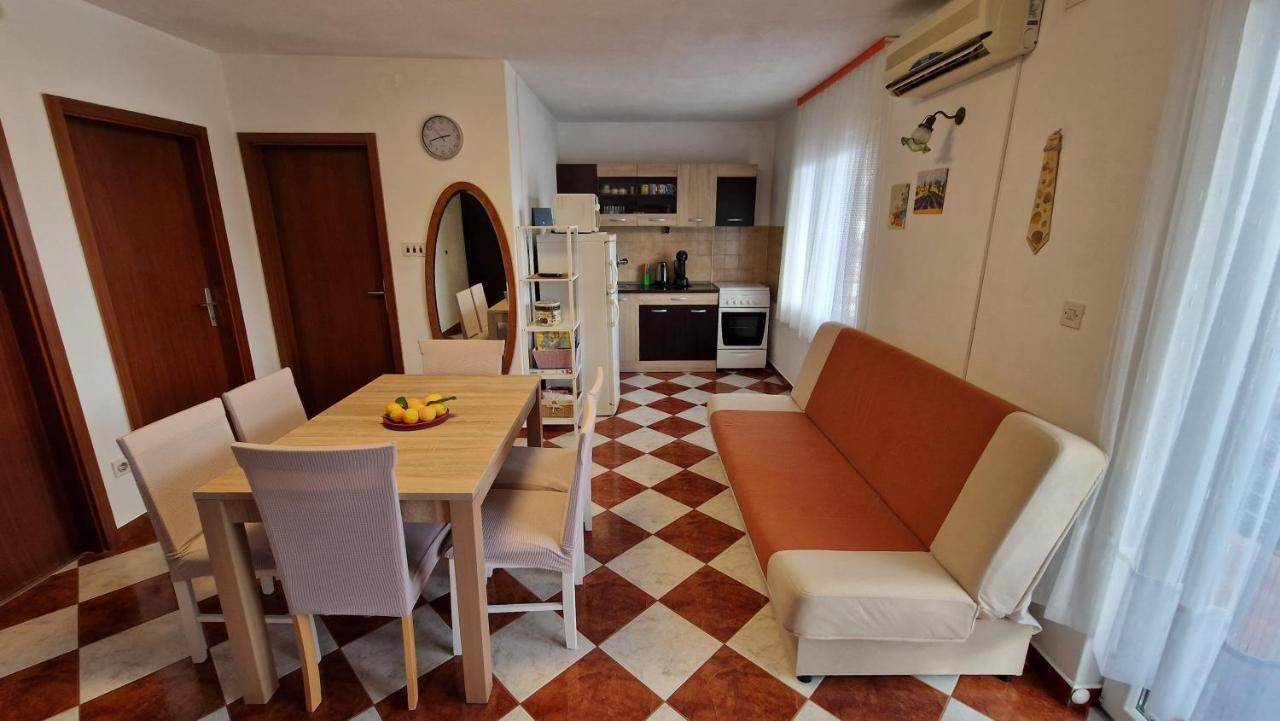 Apartments With A Parking Space Mavarstica, Ciovo - 12435 Трогир Екстериор снимка